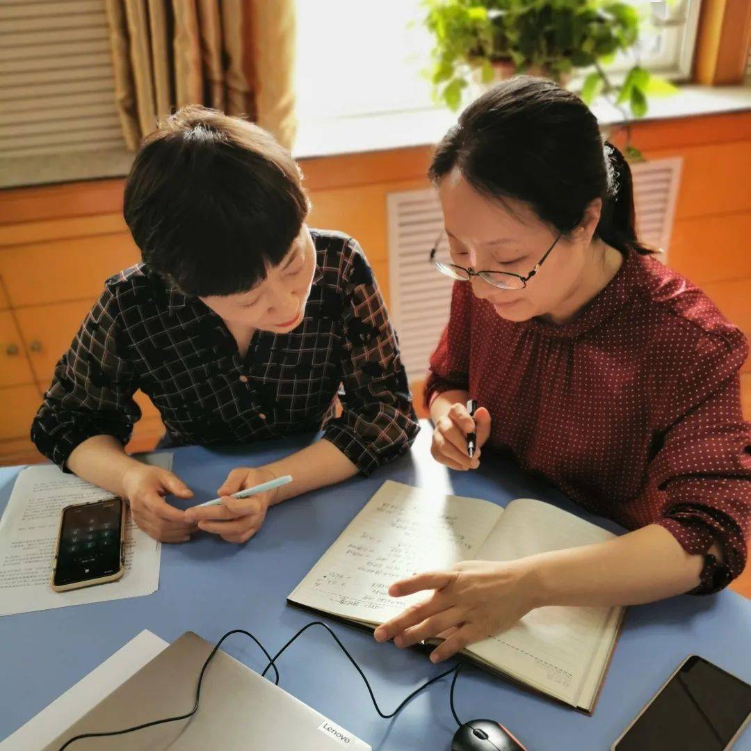 开云中国官网 - 成都蓉城发布备战花絮，关键时刻扳平良机，足总杯任务艰巨，心理建设被强调