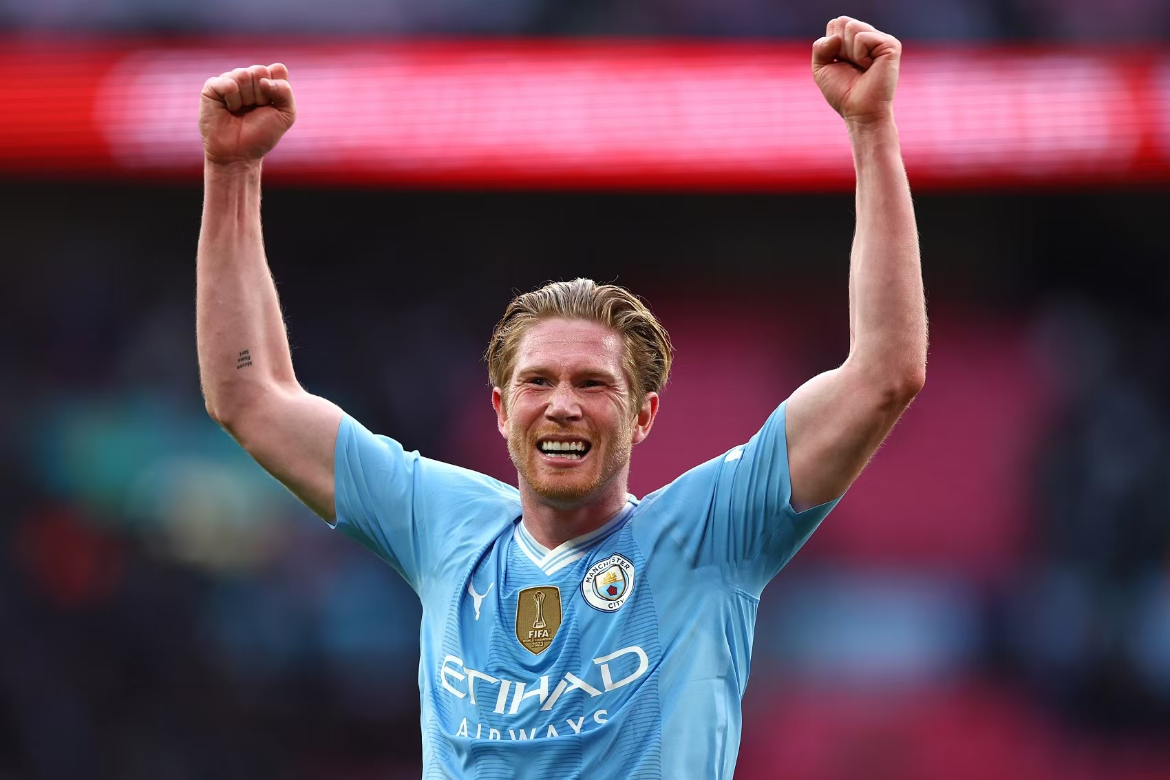 开云棋牌 -包含NBA季后赛倒计时，曼城赛后防线松动，细节引发关注，悬念犹存，临场指挥获称赞的词条