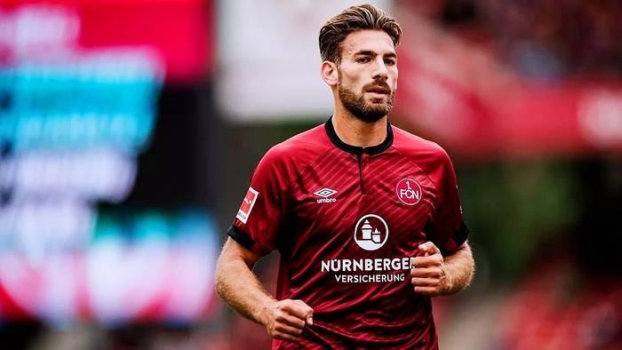  德国杯窗口期走向成谜；广州队官宣签约；话题不断；更衣室氛围转暖