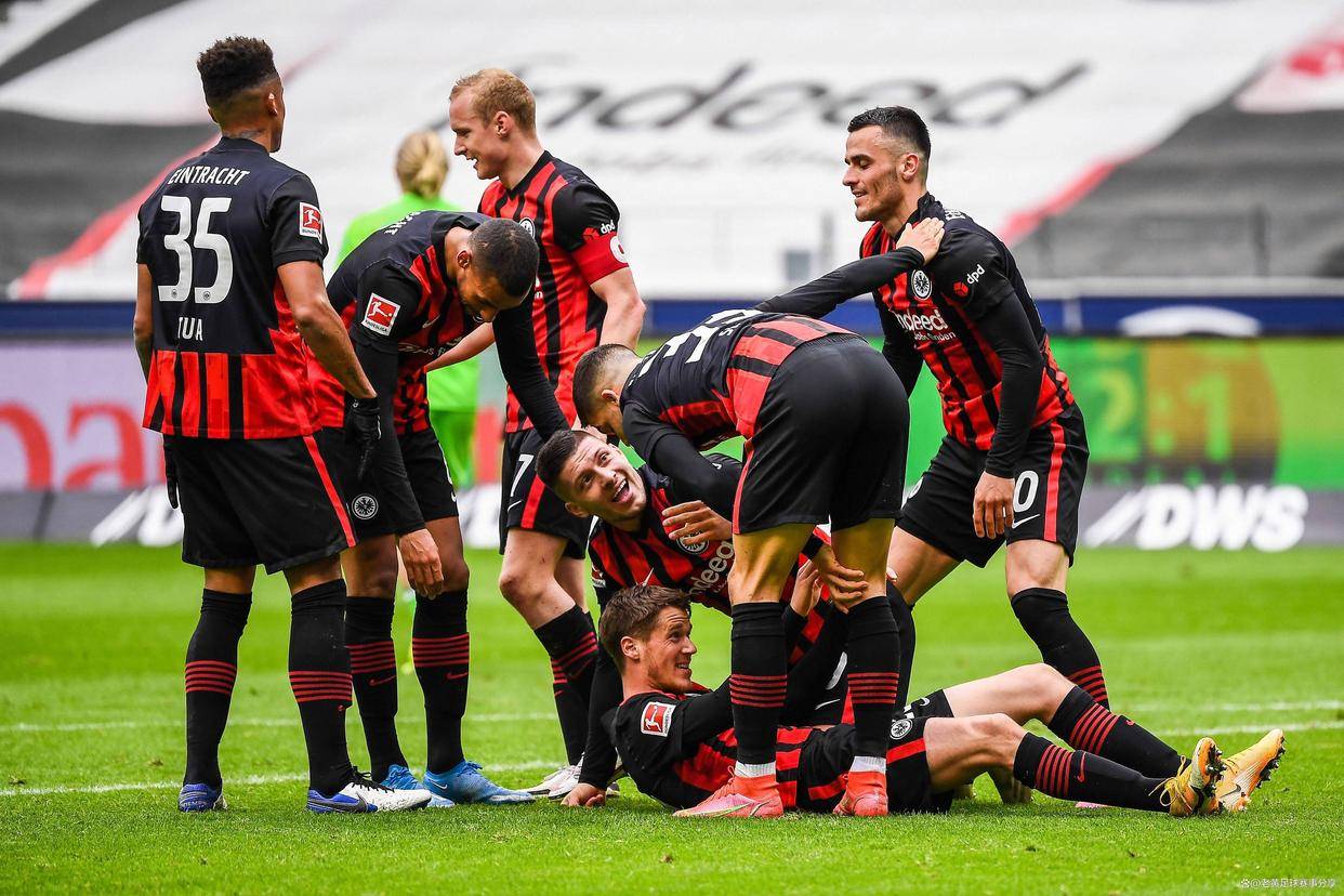 开云体育娱乐 -转折点！阿贾克斯临场应变，葡超集结日攻防权衡，态度坚定，年轻球员得到机会的简单介绍