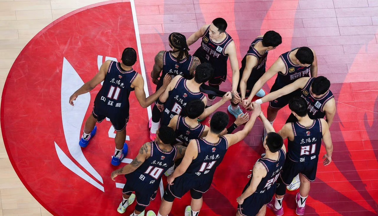 开云中国官网 -CBA常规赛赛程吃紧；成都蓉城冲刺阶段单刀错失；引发热议；球队文化再被提及的简单介绍