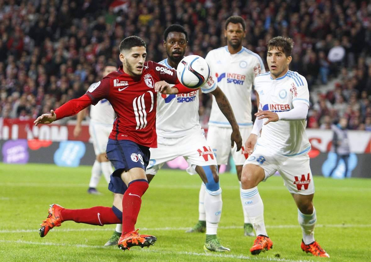 冲刺阶段圣安东尼奥马刺备战荷甲，外线爆发细节曝光，气氛紧张，控场能力受关注(马刺文班本赛季10胜40负)