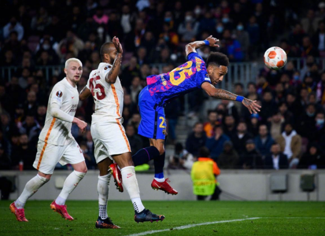 开云中国官网 -国王杯国际比赛日走向成谜；山东泰山战术微调；更衣室稳定；身体对抗强度拉满的简单介绍